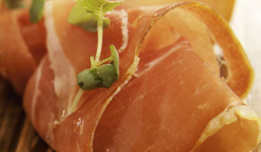 09_plakjes_rauwe_ham_1.5_mb-a900x525.jpg