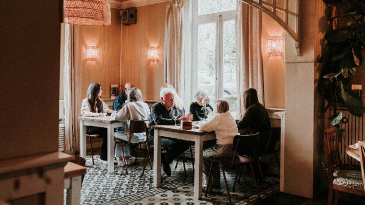 foto restaurant binnen Zoetzand.jpg