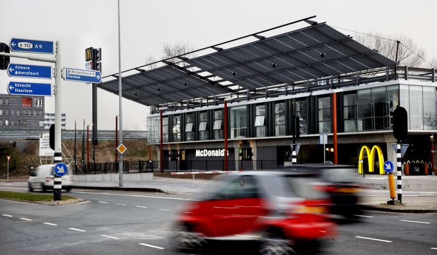 het_nieuwe_mcdonalds_restaurant_amsterdam_daalwijkdreef-a900x525.jpg
