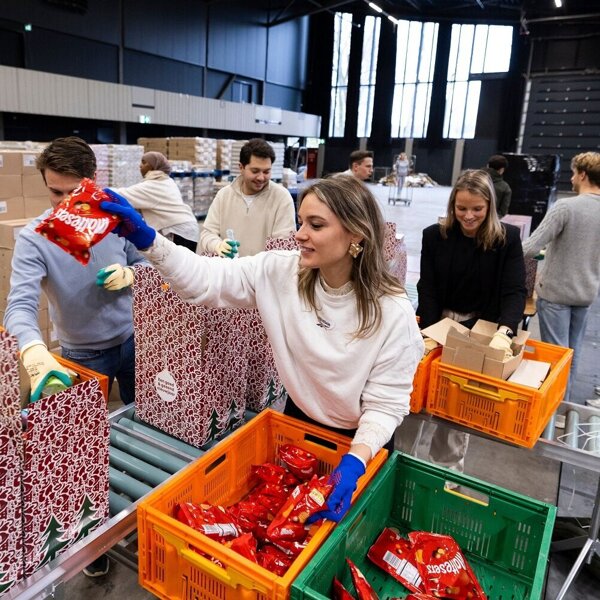 Close up team inpakken.jpg