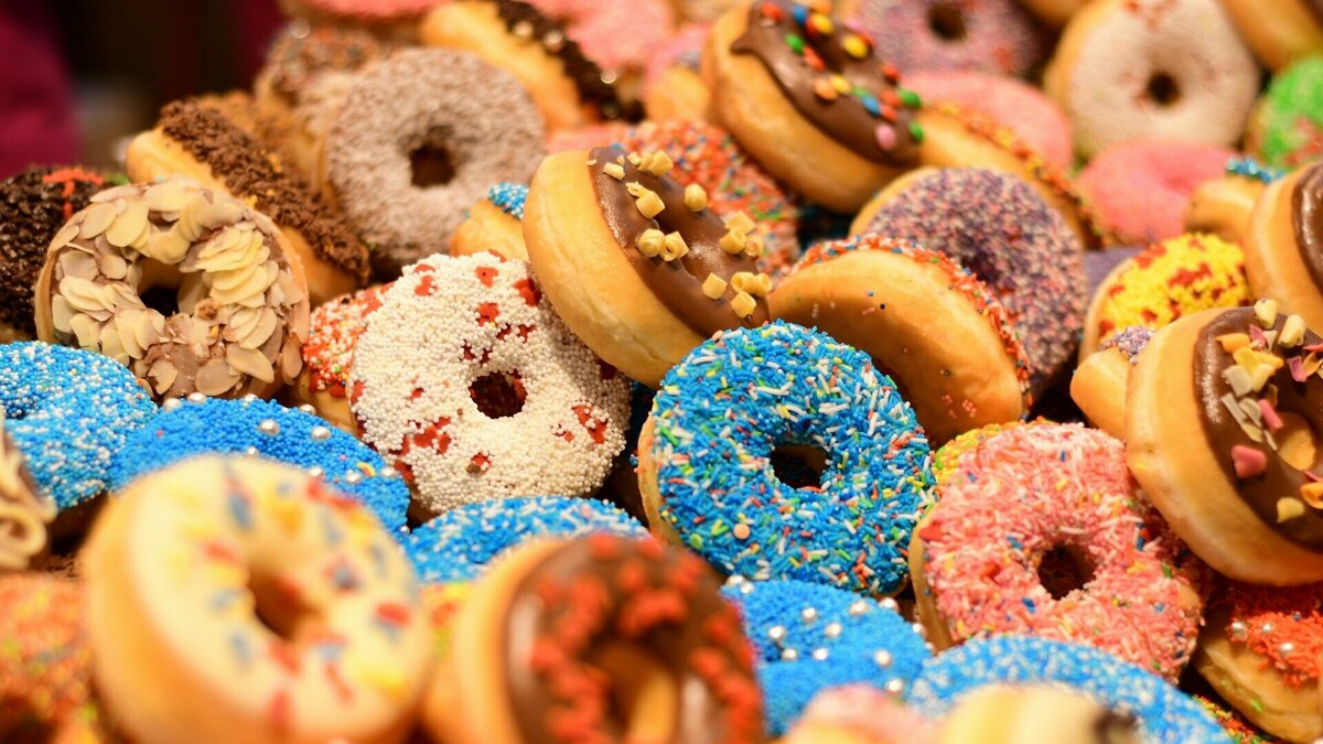 donuts-2969490_1920.jpg