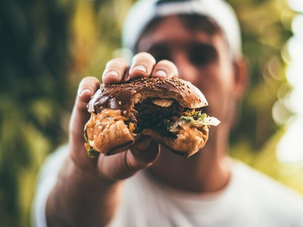 burger-3365224_1920.jpg