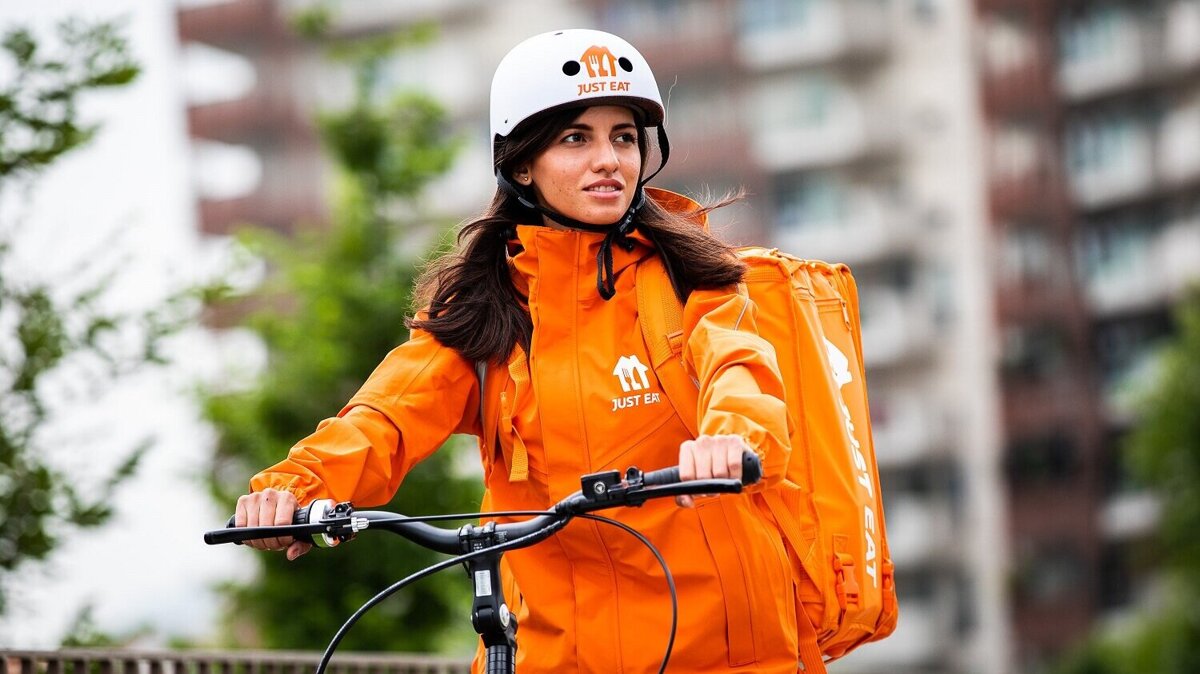 400475-Just Eat courier_1-0b1ba8-original-1630320193.jpg
