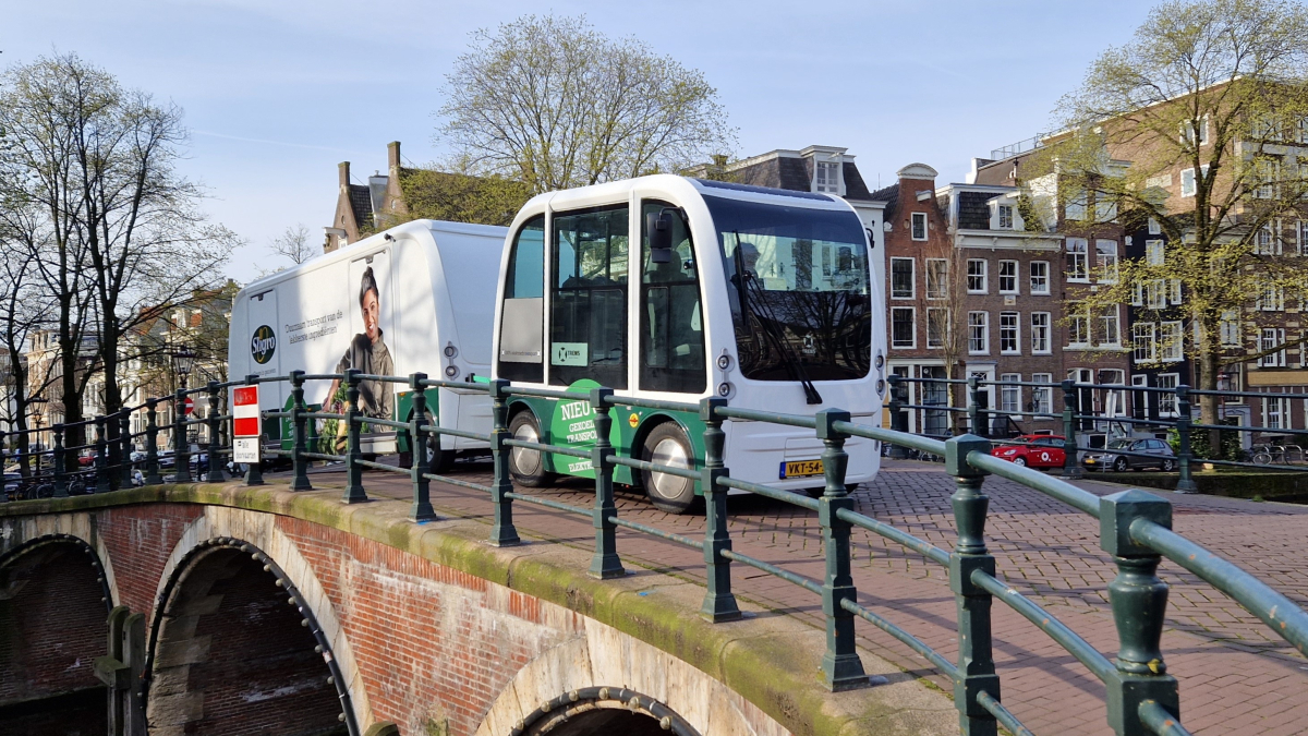 Sligro wegtrein, Gracht Amsterdam.jpg