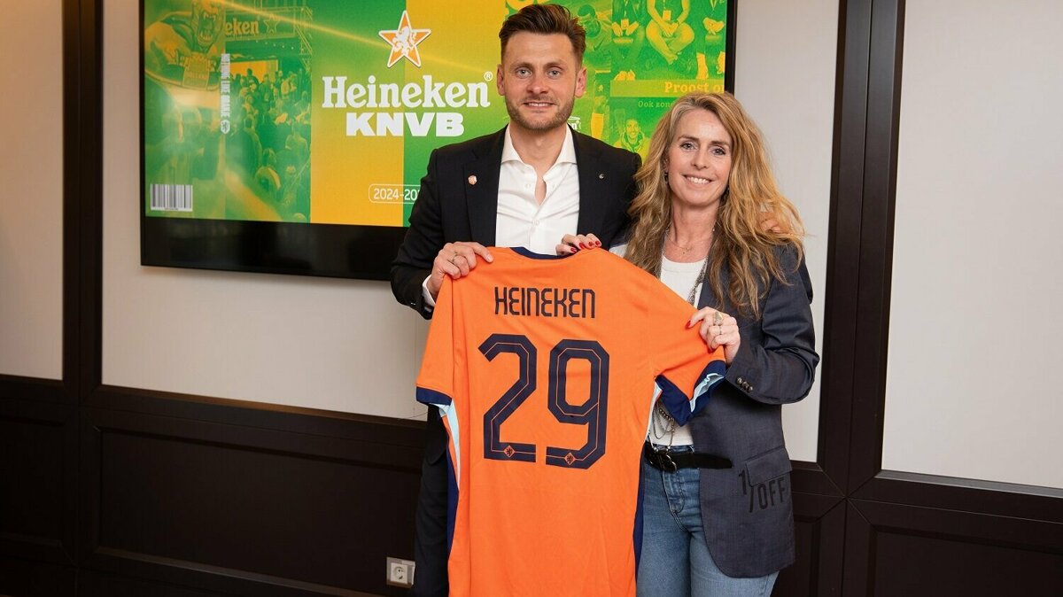 knvbampheineken01.jpg
