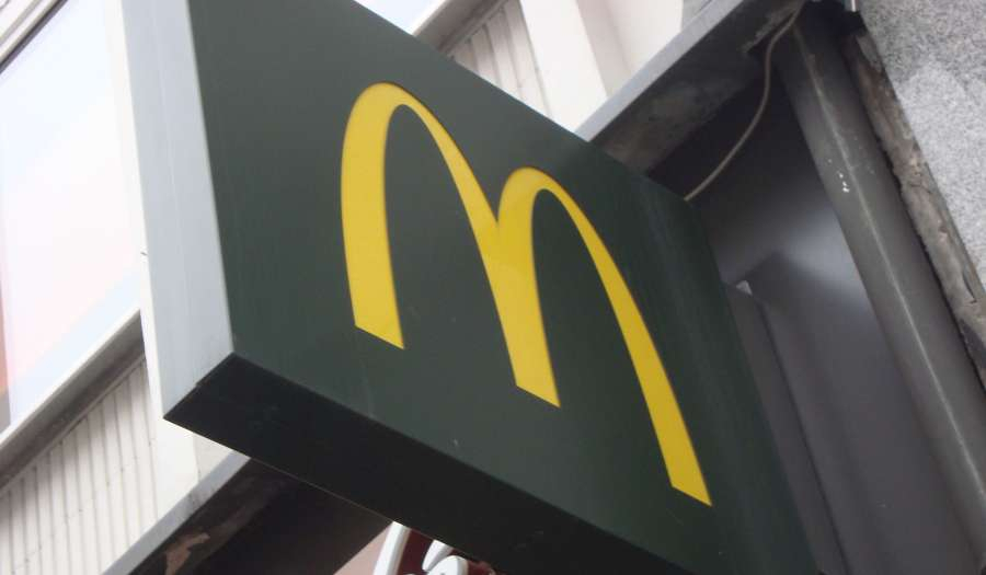 logo-mcdonalds-voorpui-a900x525.jpg