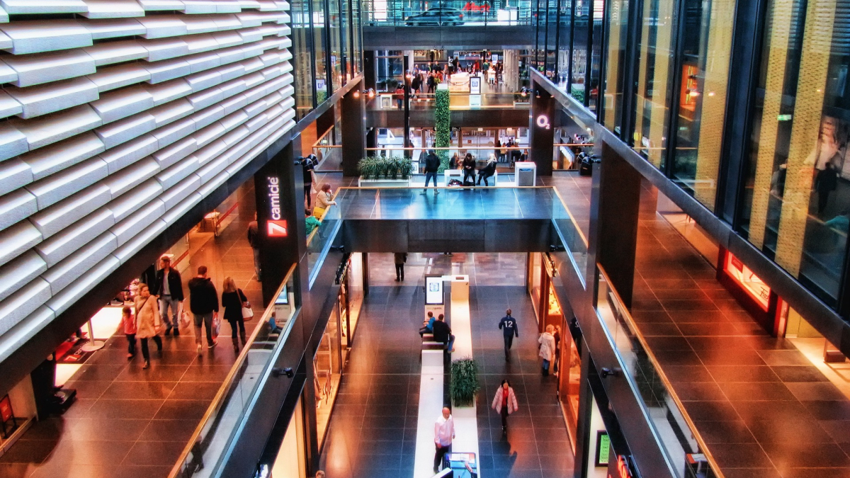 shopping-mall-1184340_1920.jpg