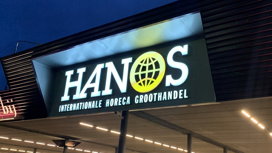 Hanos buiten avond.jpg