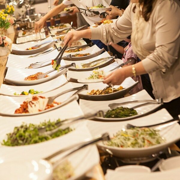 buffet-3955616_1280.jpg