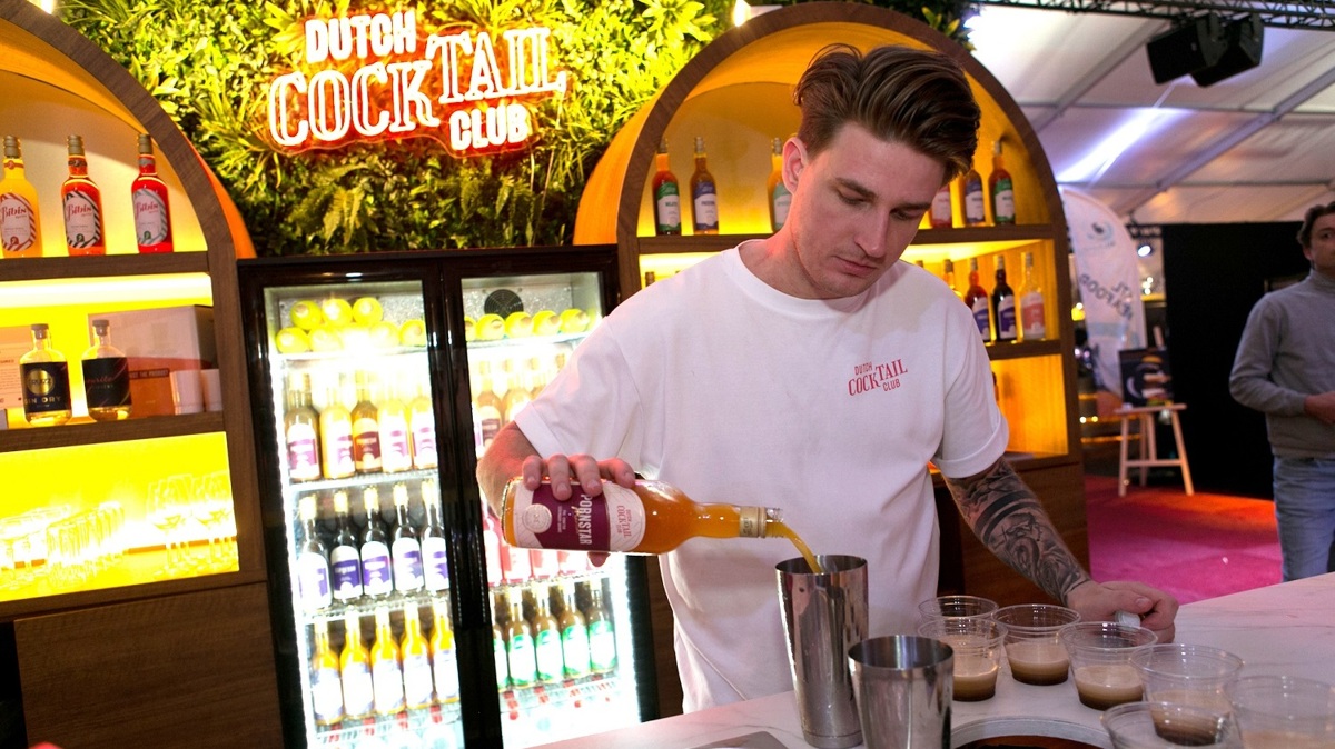 Cocktailclub VHC beurs.JPG