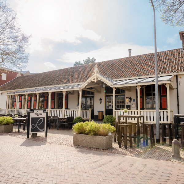 Loetje Huizen lowres.jpg