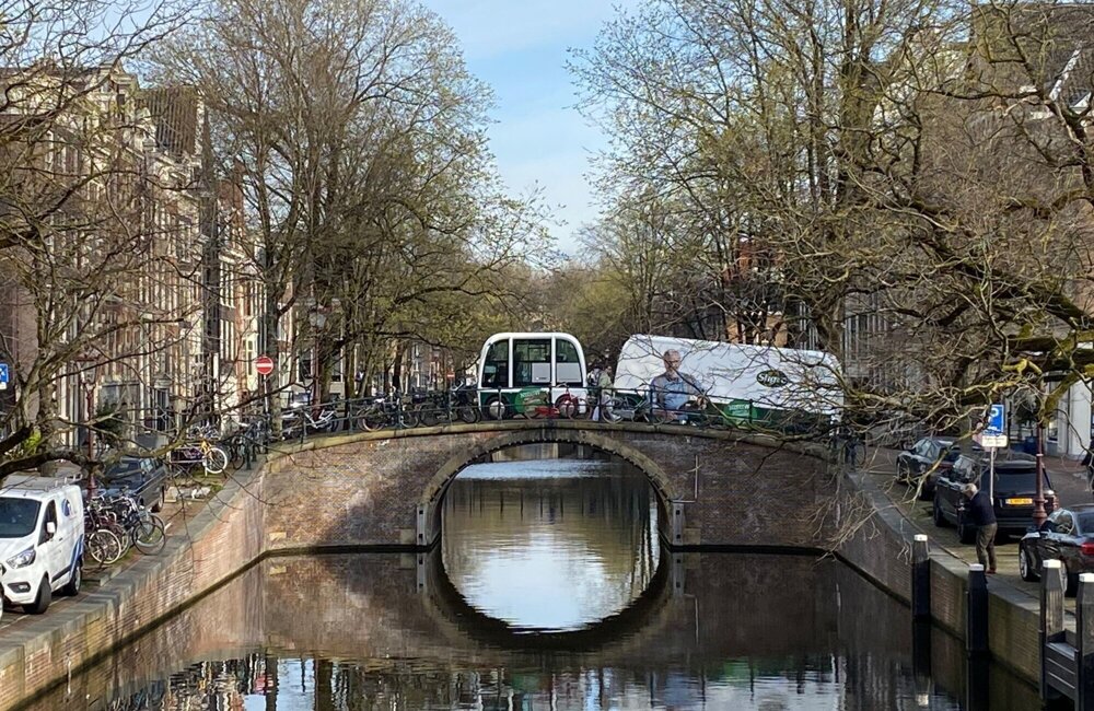 Sligro wegtrein, Gracht Amsterdam 2.jpg