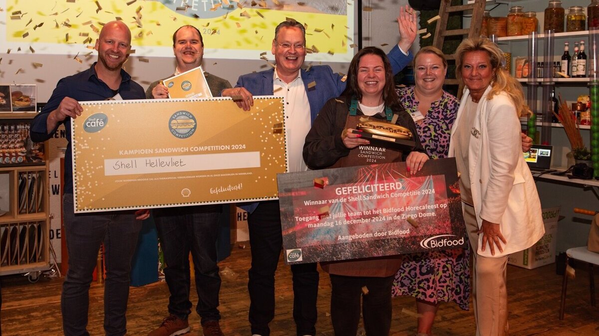 Winnaar Shell Hellevliet Lekkerste broodje langs de weg.jpg
