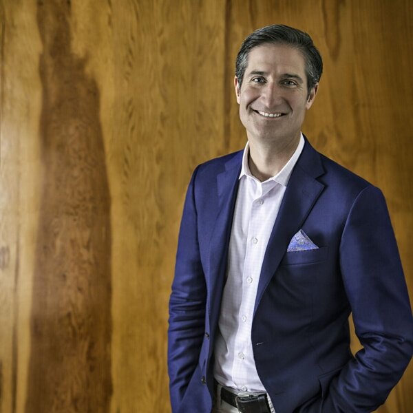 Brian Niccol_Headshot_V2.jpg