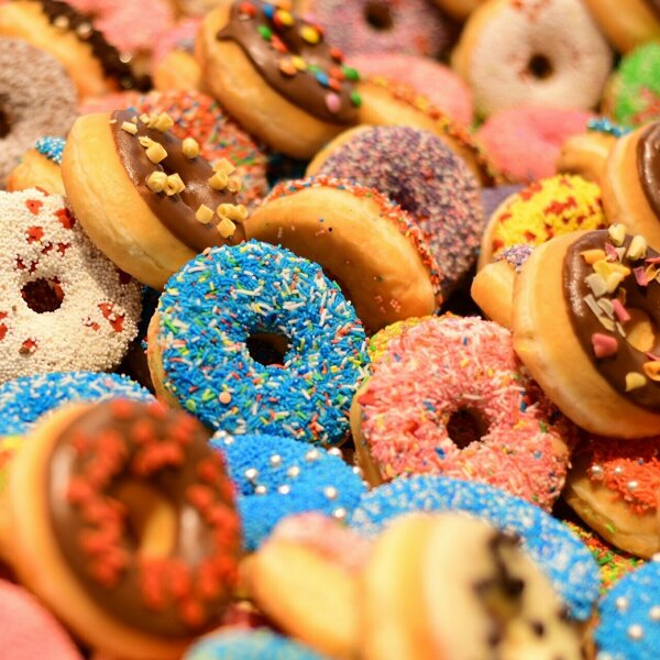 donuts-2969490_1920.jpg