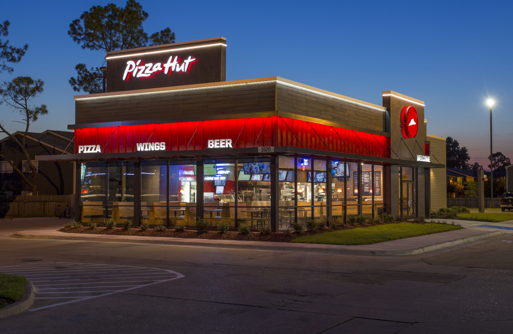 outside-pizza-hut-persfoto-usa.jpg