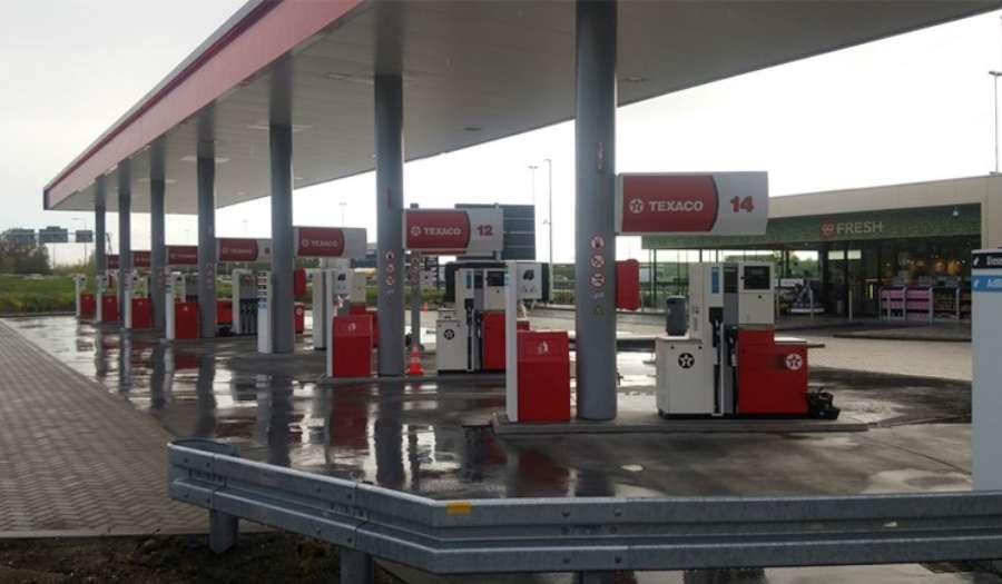 tijdens-de-ochtendspits-geen-klant-te-zien-bij-dit-texaco-benzinestation-foto-omroep-west-a900x525.jpg