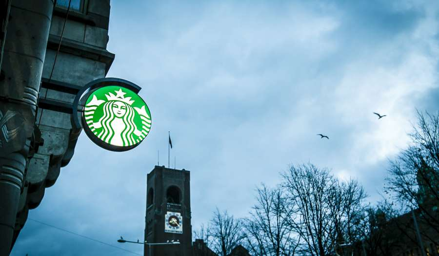 473-tychoseye_starbucks-damrak_20131128-a900x525.jpg