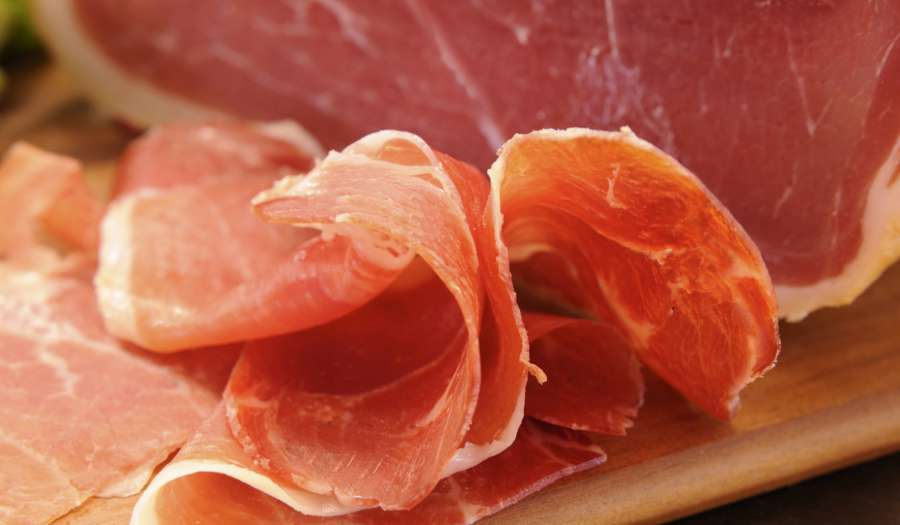 02_rauwe_ham_stukjes-a900x525