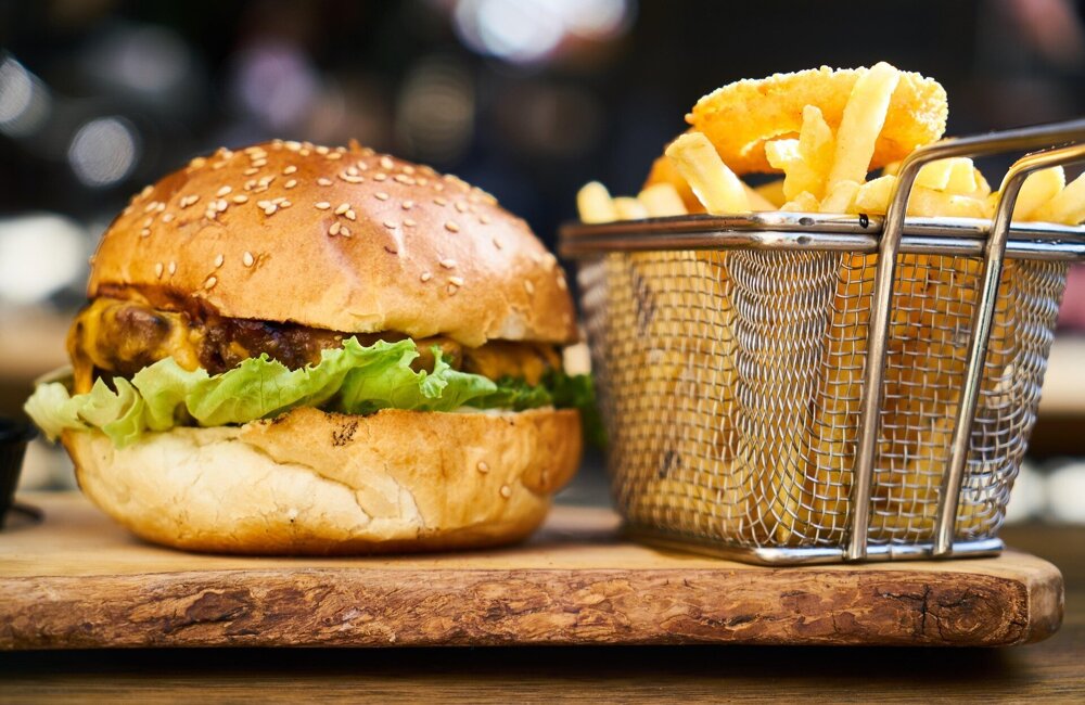 engin_akyurt-burger-4215450_1920.jpg