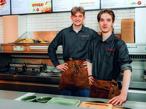 KW-Koopmansgildeplein-Jonathan(r)-Matthijs (l).jpg