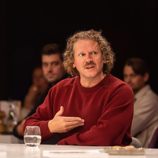 Gijsbregt aan tafel Vermaat oktober 2024.jpg