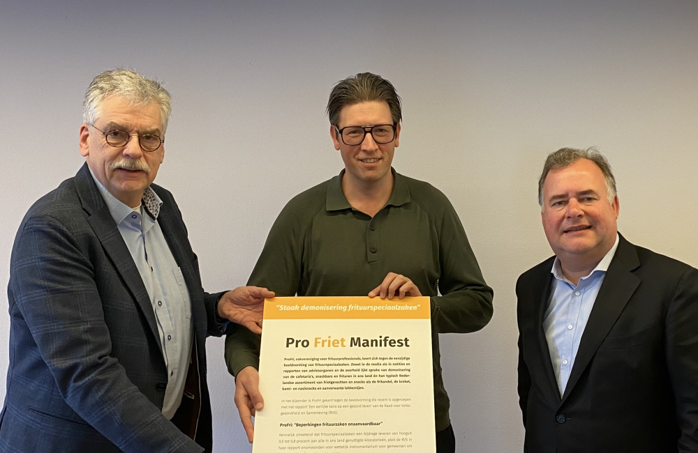 ProFri - Overhandiging manifest aan Sander Balje van VWS.jpg