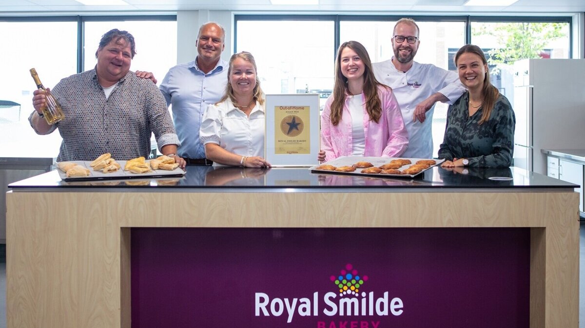 RoyalSmilde - Pauline Smale.jpg