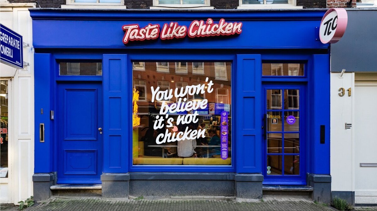 Taste Like Chicken van Woustraat (1).jpg