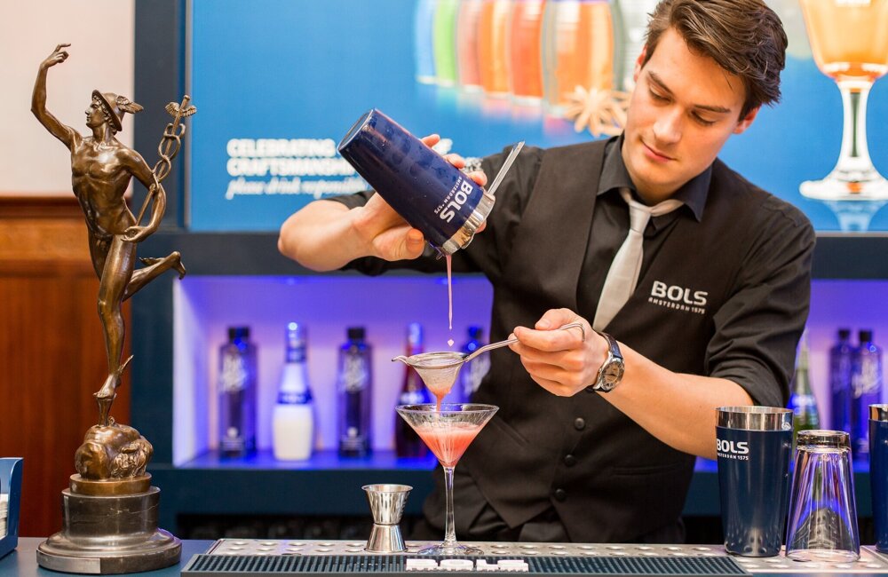 Bols Cocktail Glas Shaker.jpg