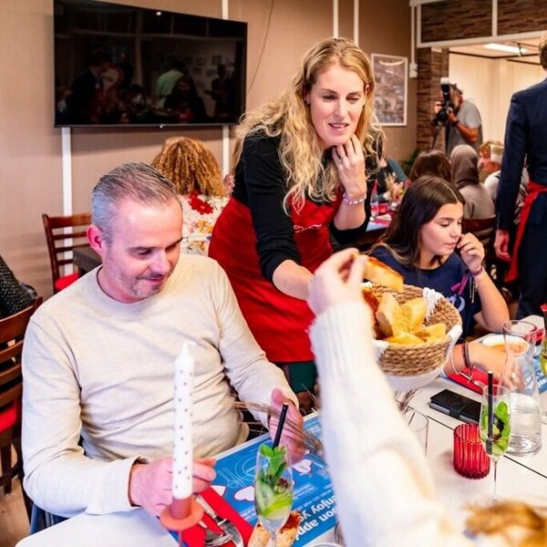 Opening Resto VanHarte in Zaandam met staatssecretaris VWS.jpg