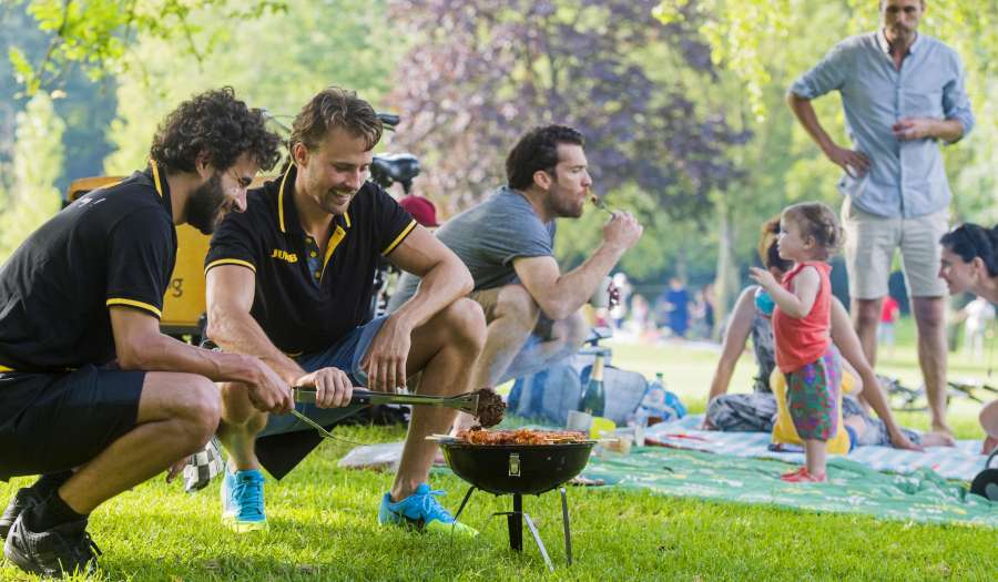 jumbo_barbecue_bbq_eerste_hulp_team_warm_vakantie_zomer_tips_1-a900x525.jpg