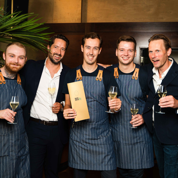 NIX & NIX Wim Boekema en sommelier Jacob met zijn team .jpg