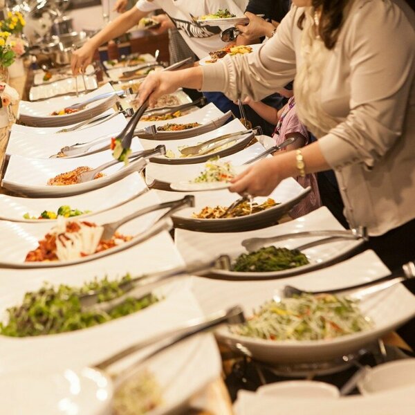 buffet-3955616_1280.jpg