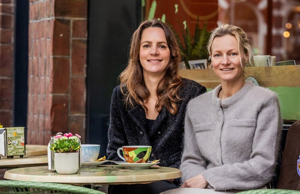 Lizan van der Pol-links-en Carolien Vergouwe-BagelBeans.jpg