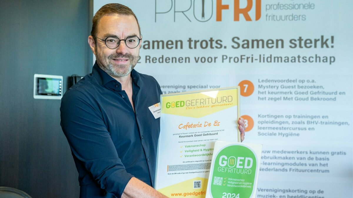 ProFri - Harold Konijnenbelt van Cafetaria de Es met keurmerk Goed Gefrituurd.jpg