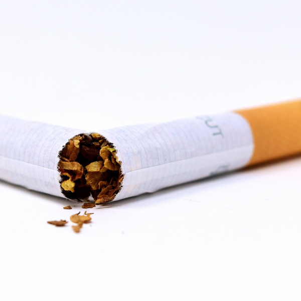 cigarette-gce29e16bb_1920.jpg