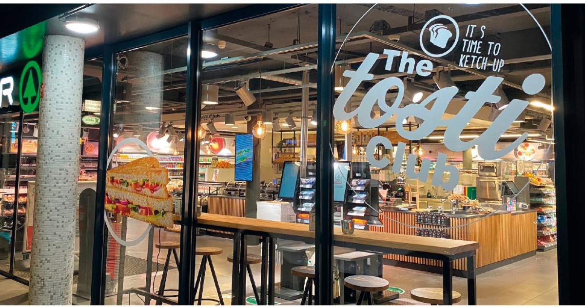 Spar opent in Loenen nog een Tosti Club
