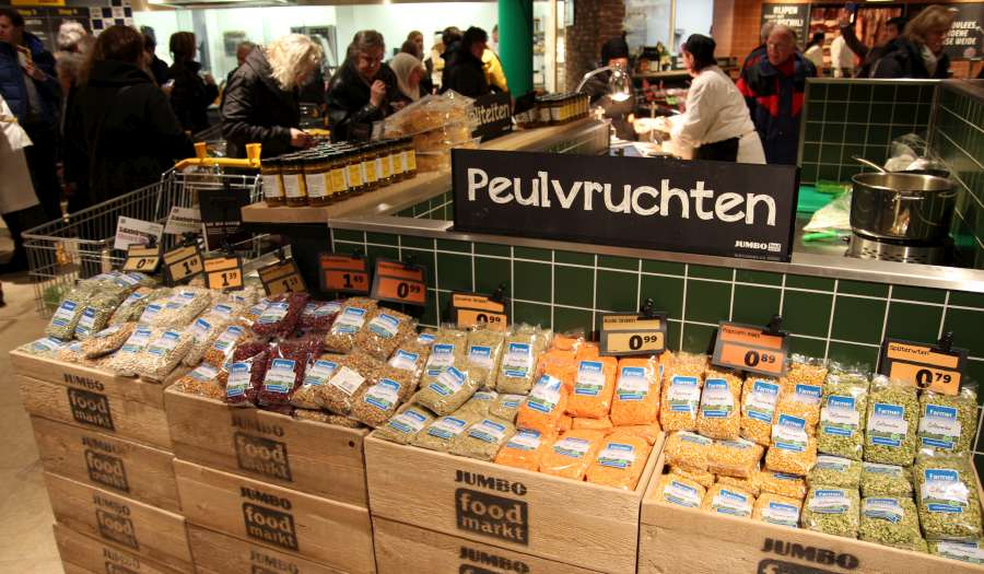 jumbo_foodmarkt_breda_houten_kisten_peulvruchten_1-a900x525.jpg