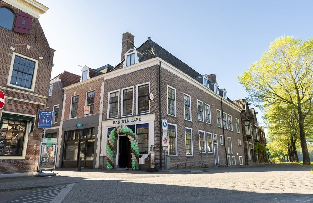 barista cafe weesp.jpg