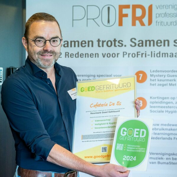 ProFri - Harold Konijnenbelt van Cafetaria de Es met keurmerk Goed Gefrituurd.jpg