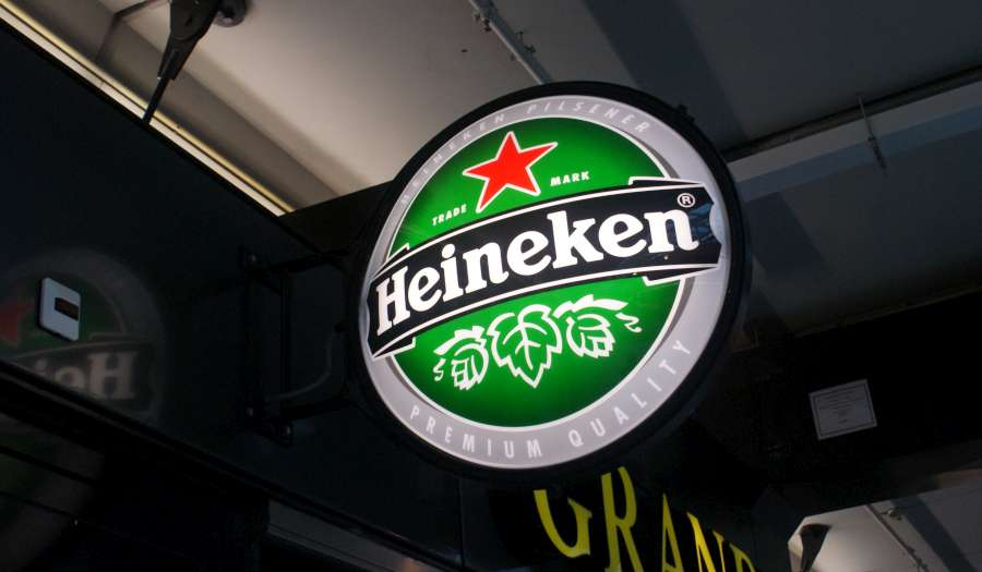 heineken_logo_lichtbak_kroeg_gevel_2-a900x525.jpg