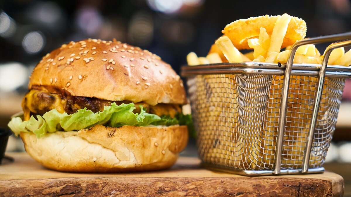 engin_akyurt-burger-4215450_1920