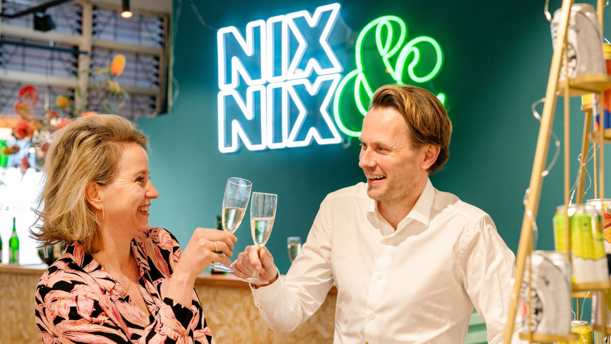 foto in slijterij frederike en wim.jpg