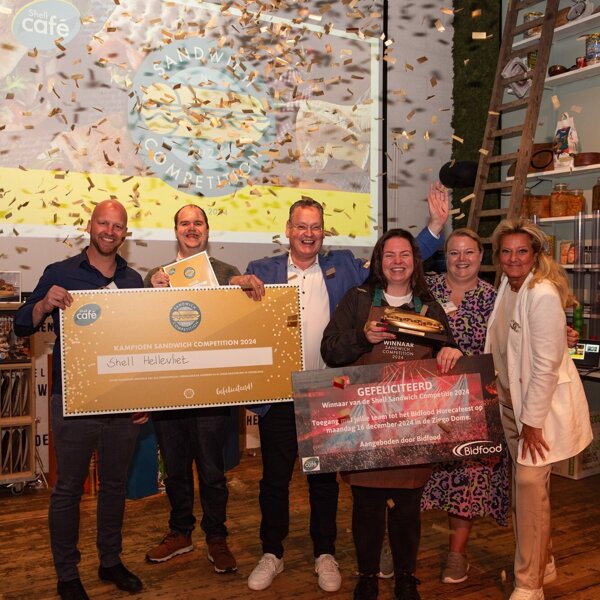 Winnaar Shell Hellevliet Lekkerste broodje langs de weg.jpg