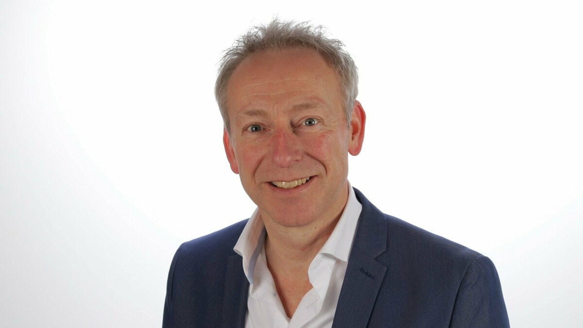 Robert Burgler Supertrade.jpg