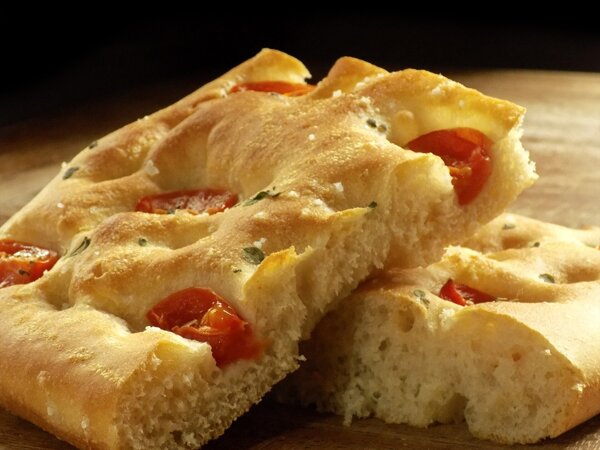 focaccia-2241107_1920.jpg