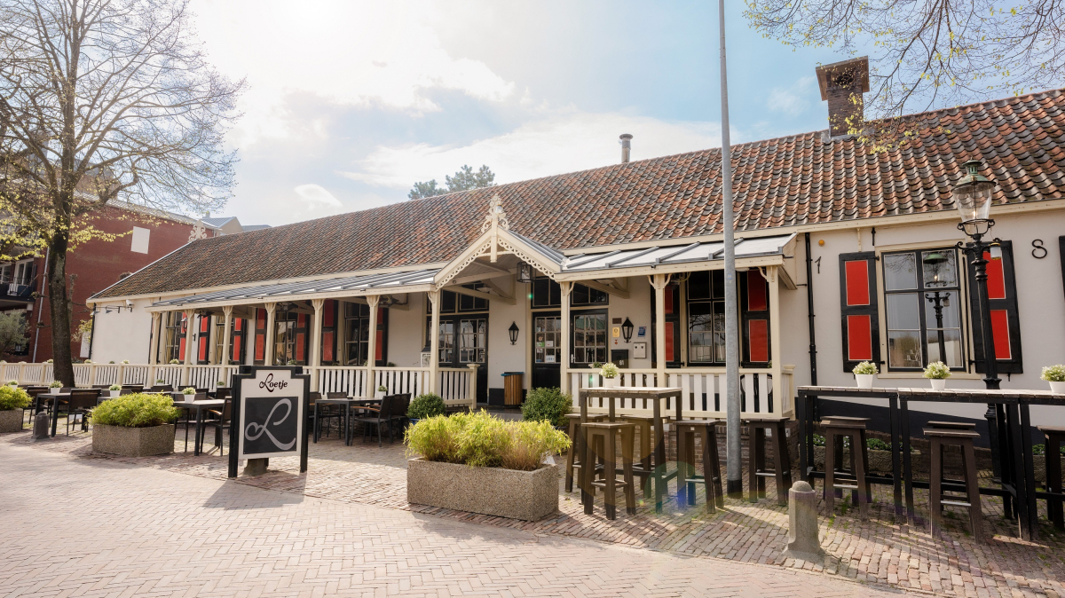 Loetje Huizen lowres.jpg