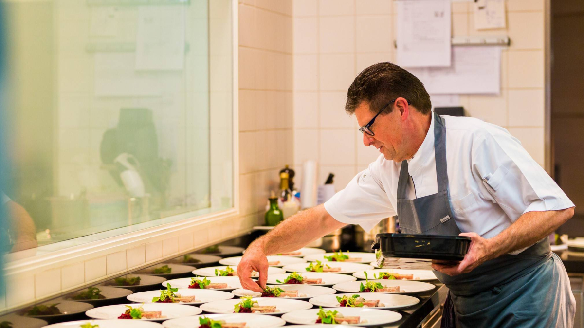 Hutten2 PERSFOTO.jpg