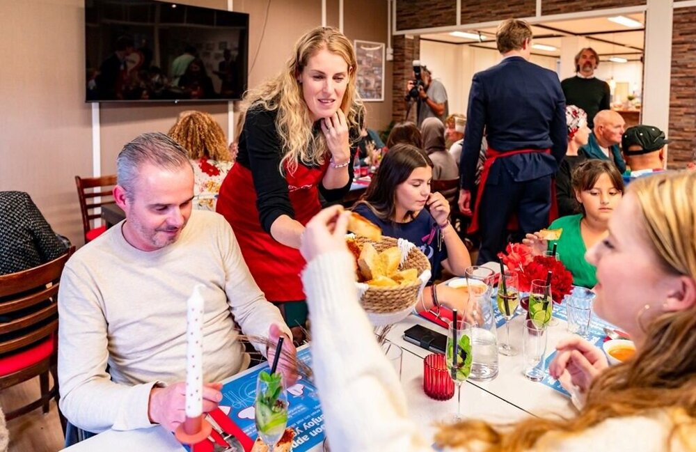 Opening Resto VanHarte in Zaandam met staatssecretaris VWS.jpg